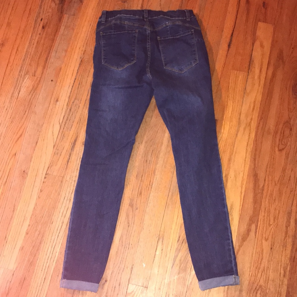 Distressed Jeans - Picture 4 of 7